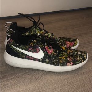 Nike Roshe - Floral 🌸